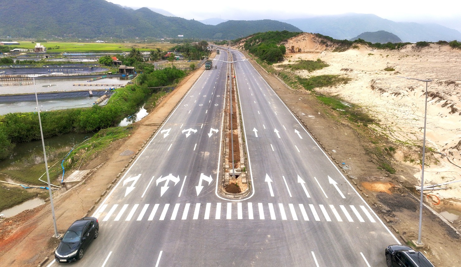 Kỳ vọng khởi sắc cho doanh nghiệp và giải ngân vốn đầu tư công. Ảnh: Phạm Thọ