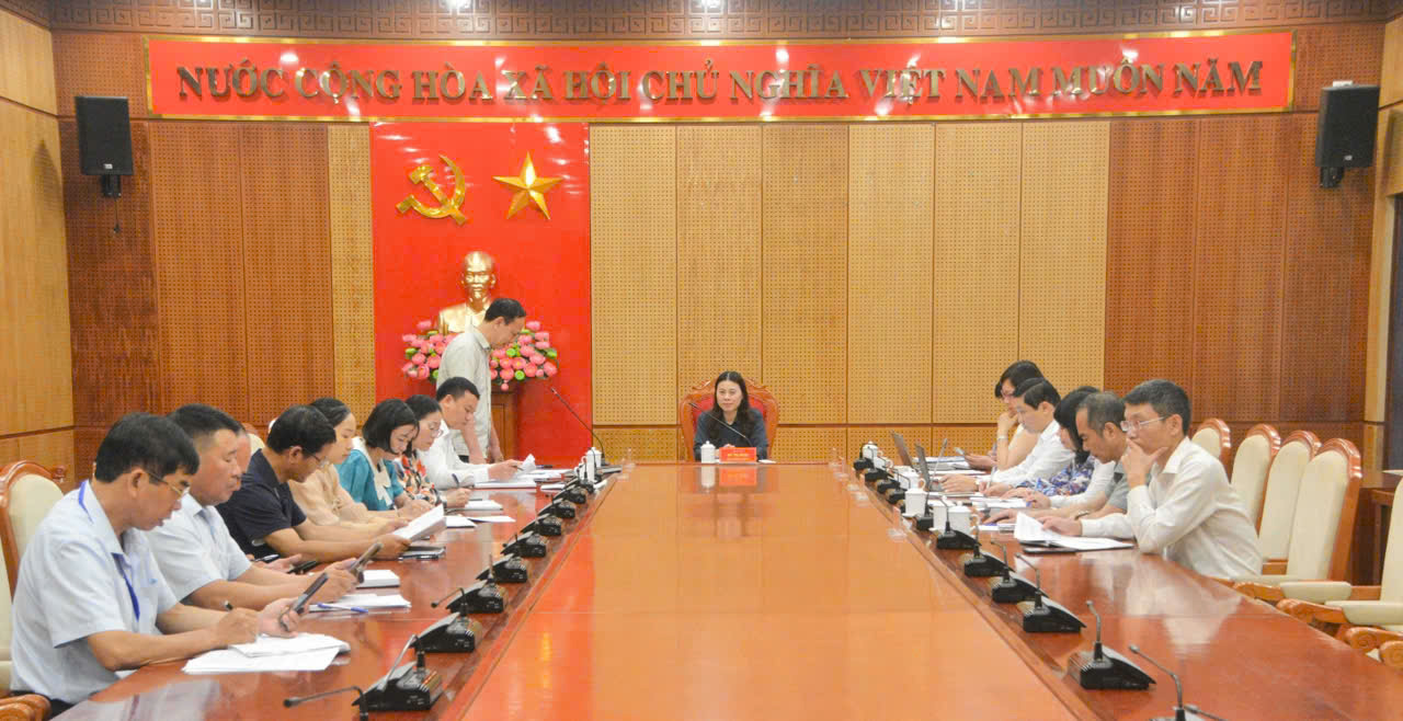 Toàn cảnh buổi làm việc.