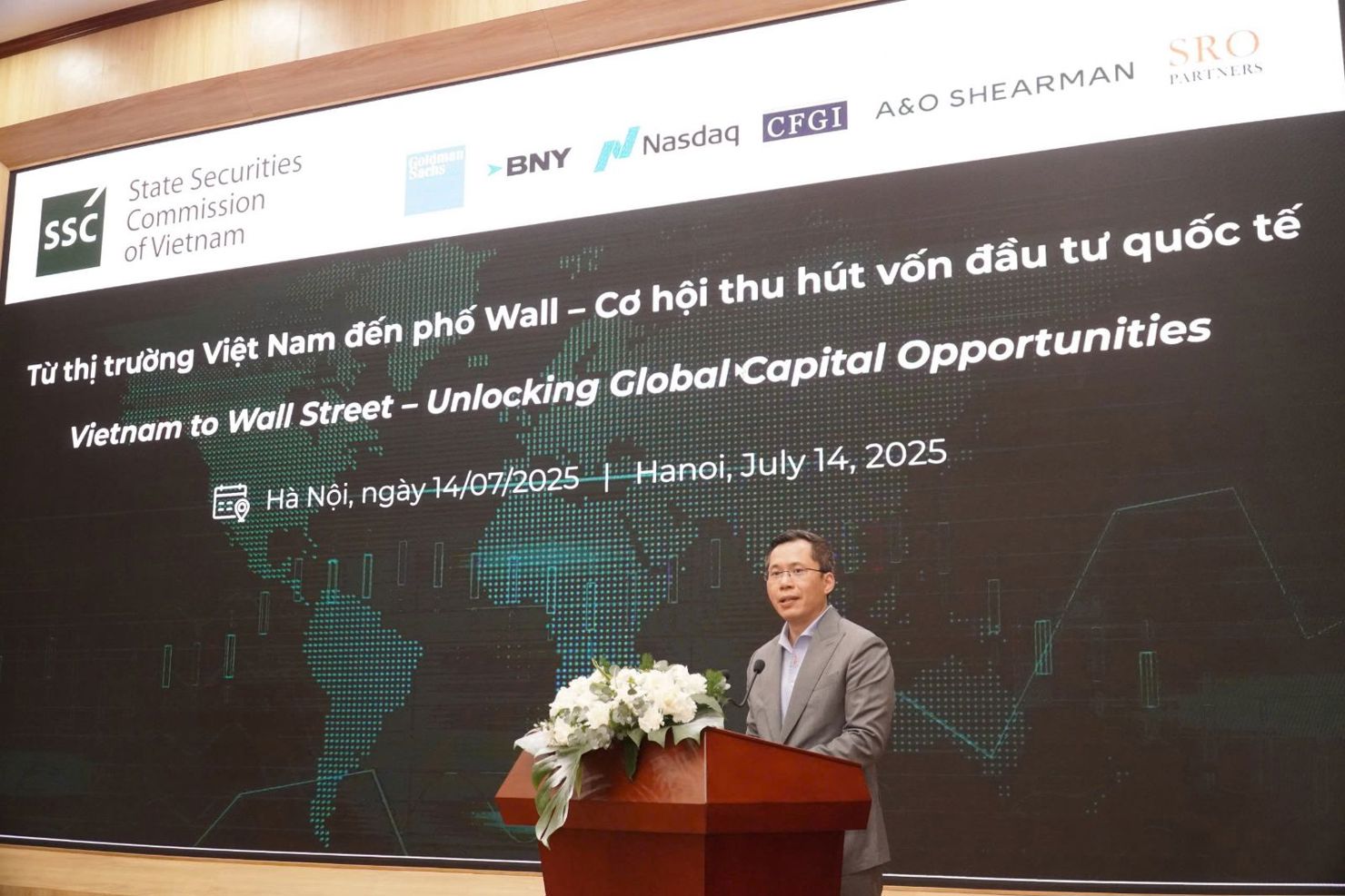  Ông Sam Van - Giám đốc điều hành SRO Partners phát biểu tại hội nghị.