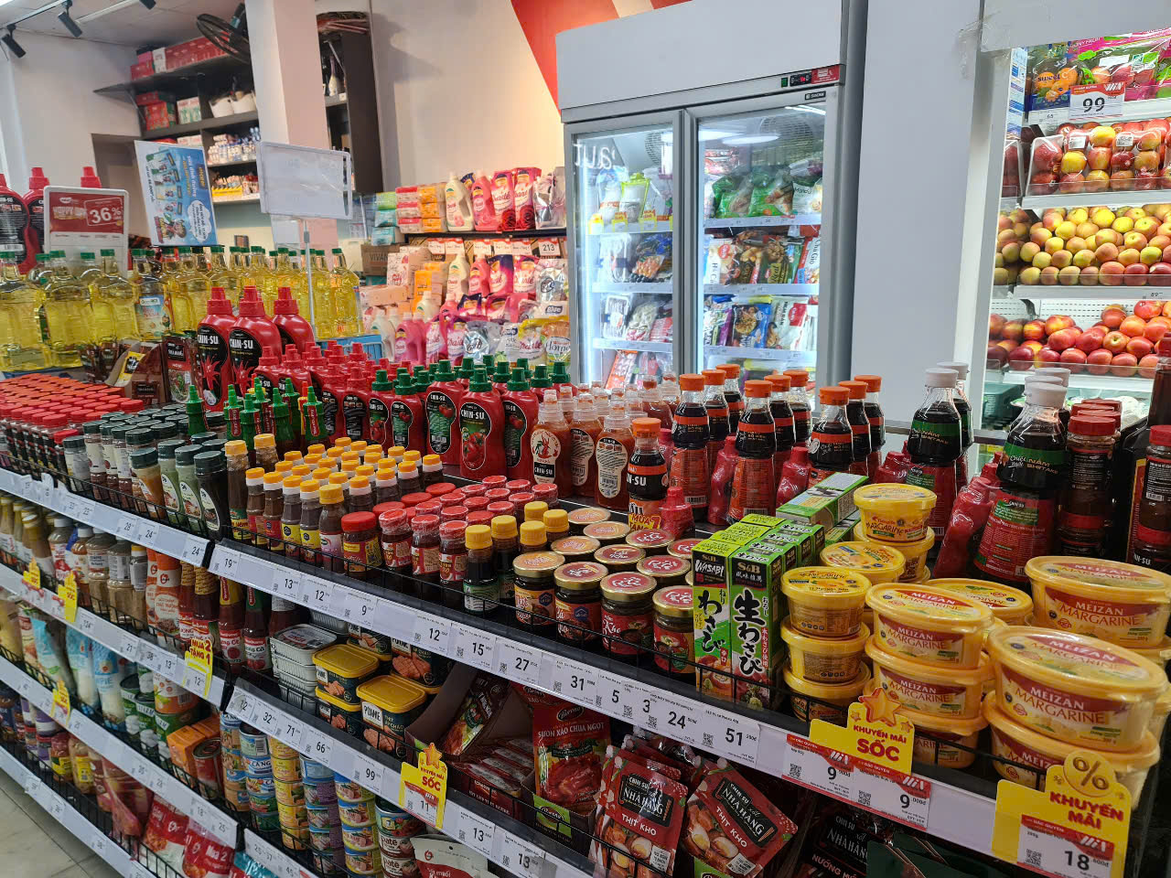 Tổng mức bán lẻ hàng hóa và doanh thu dịch vụ tăng 15,47%