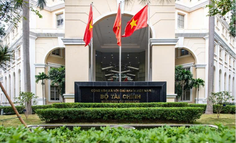Bộ Tài chính đang khẩn trương xây dựng hệ thống văn bản quy định chi tiết thi hành các luật, nghị quyết của Quốc hội. 