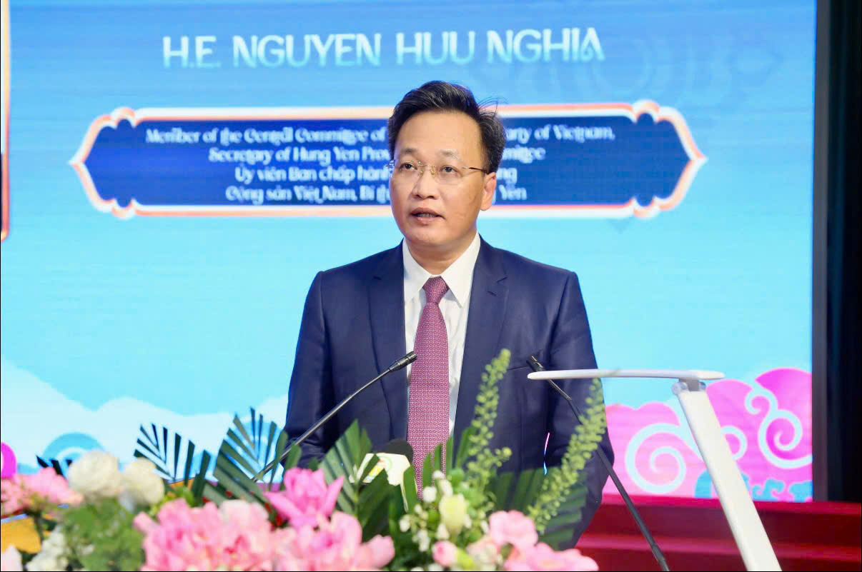 Đồng chí Bí thư Tỉnh ủy Hưng Yên Nguyễn Hữu Nghĩa phát biểu tại diễn đàn. Ảnh: Cổng TTĐT tỉnh Hưng Yên.