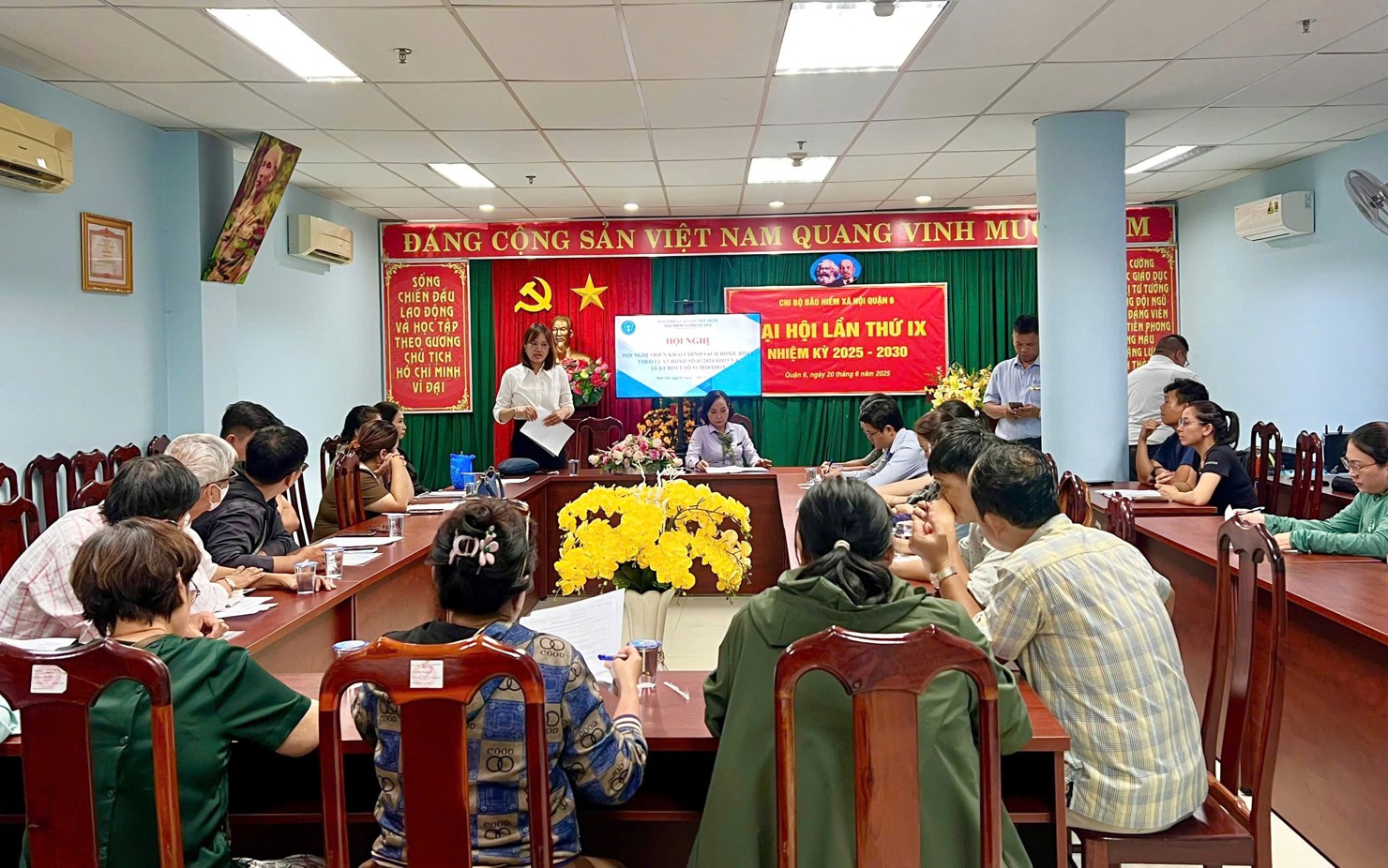 Cơ quan BHXH tại TP. Hồ Chí Minh đôn đốc các chủ hộ kinh doanh