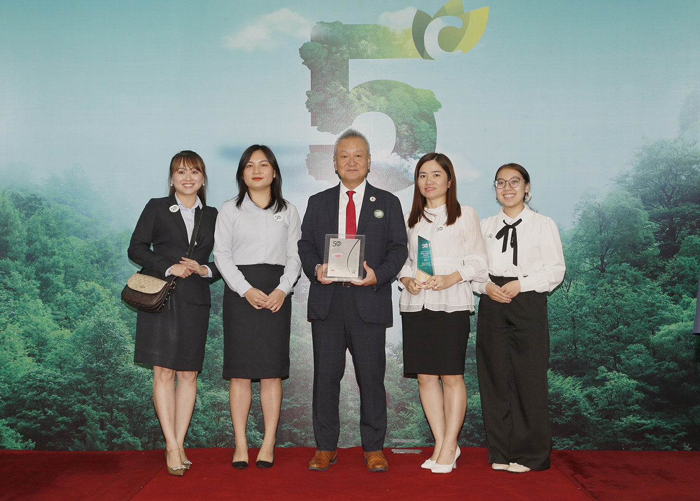 Acecook Việt bongdaso net được vinh danh &ldquo;Top 50 doanh nghiệp ph&aacute;t triển bền vững ti&ecirc;u biểu 2025&rdquo;.