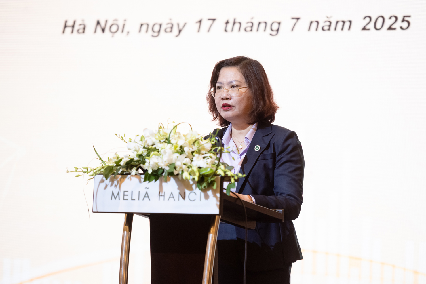 Chủ tịch UBCKNN Vũ Thị Chân Phương đánh giá, vai trò và nỗ lực của các đơn vị thành viên, các doanh nghiệp niêm yết là hết sức quan trọng trong quá trình nâng hạng thị trường chứng khoán. 