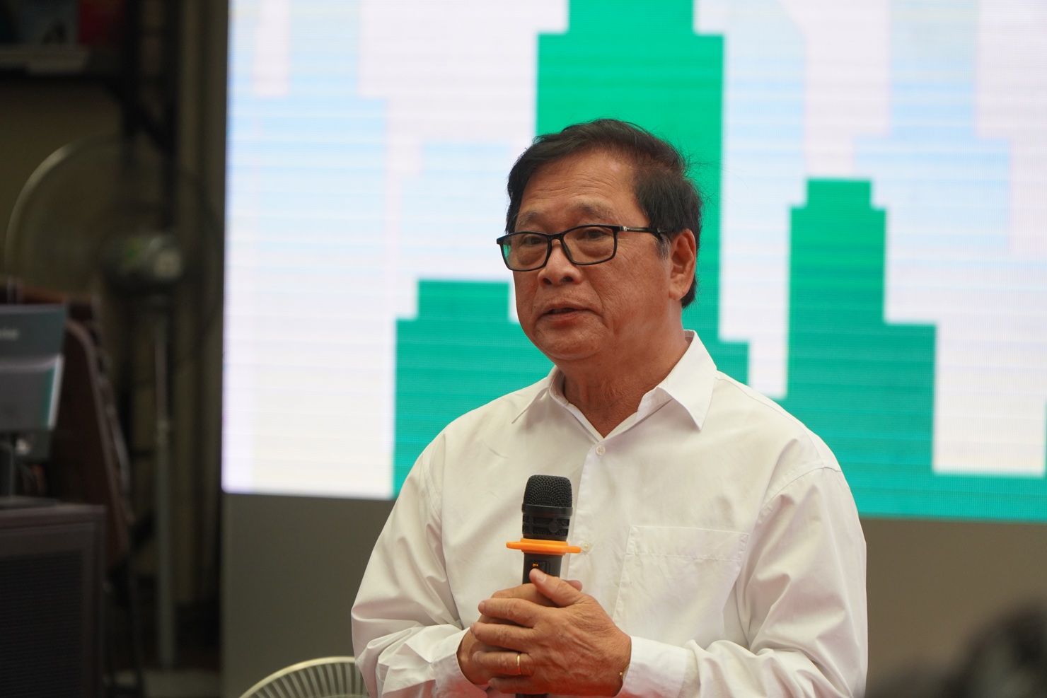 &Ocirc;ng L&ecirc; Ho&agrave;ng, Gi&aacute;m đốc C&ocirc;ng ty Đường s&aacute;ch TP. Hồ Ch&iacute; Minh th&ocirc;ng tin về&nbsp;hoạt động 6 th&aacute;ng đầu năm 2025 tại lễ sơ kết ng&agrave;y 18/7.&nbsp;