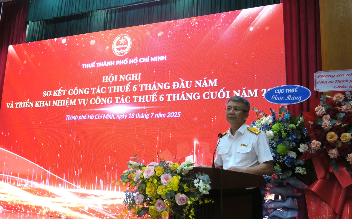 Cục trưởng Cục Thuế Mai Xu&acirc;n Th&agrave;nh đ&aacute;nh gi&aacute; cao kết quả Thuế TP. Hồ Ch&iacute; bongdaso tintuc đạt được trong 6&nbsp; th&aacute;ng đầu năm. Ảnh: Đức Mỹ