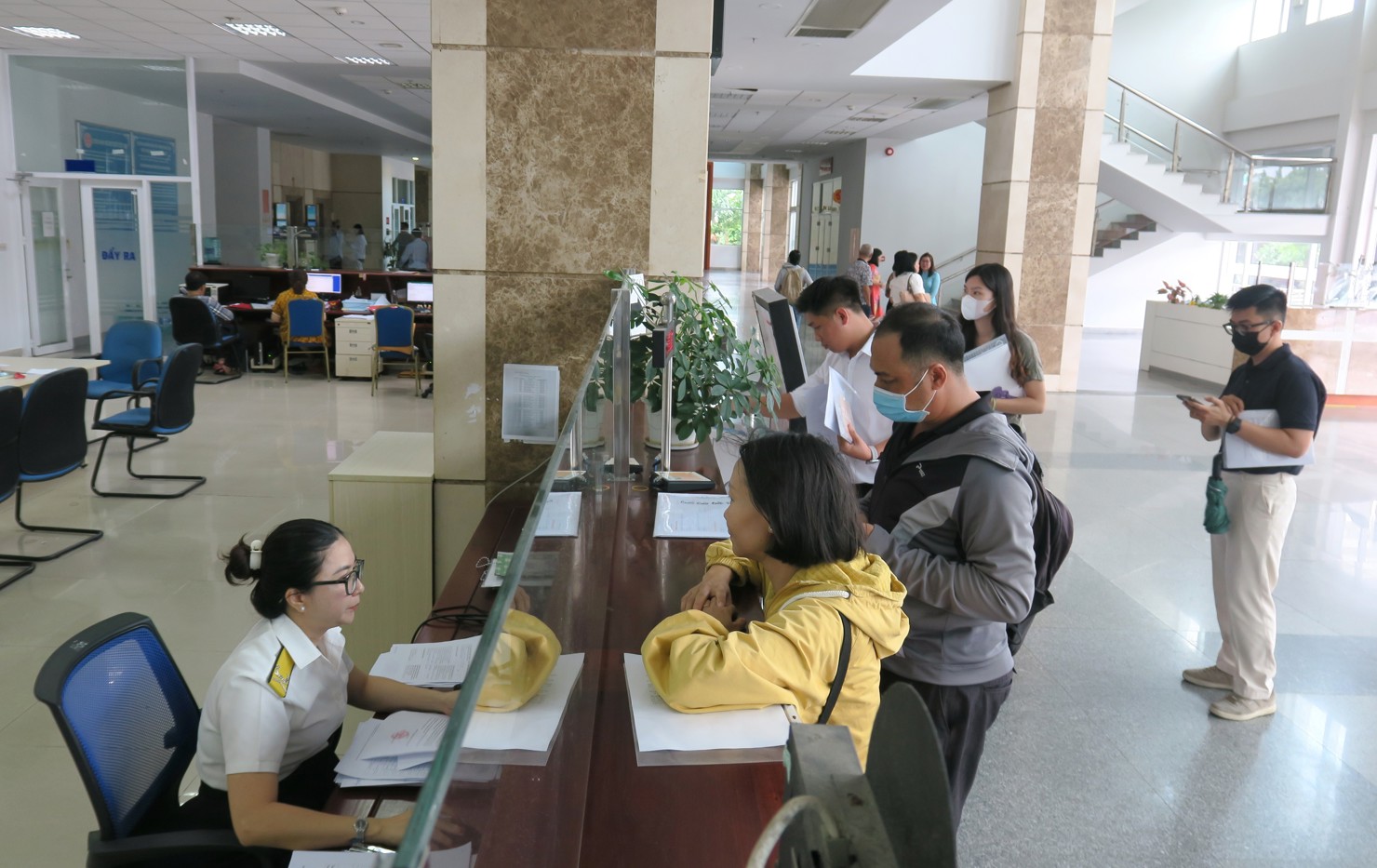 Thuế TP. Hồ Chí Minh đã ban hành 86.572 quyết định với tổng số tiền nợ thuế bị cưỡng chế hơn 33.639 tỷ đồng. Ảnh: Đức Mỹ