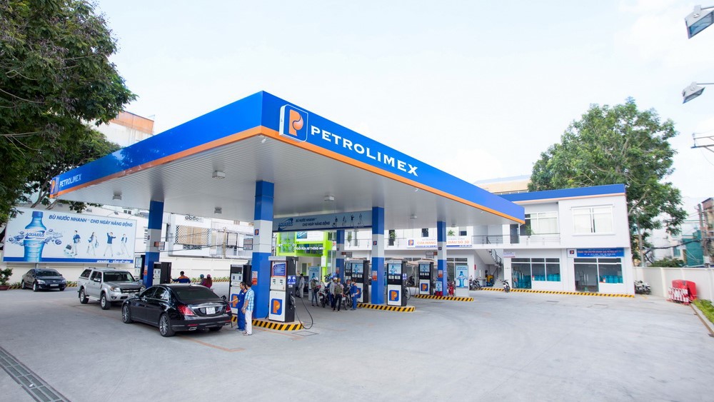 Nhiều lĩnh vực của kinh tế rất nhạy cảm với biến động giá dầu thế giới. Ảnh minh hoạ: Internet