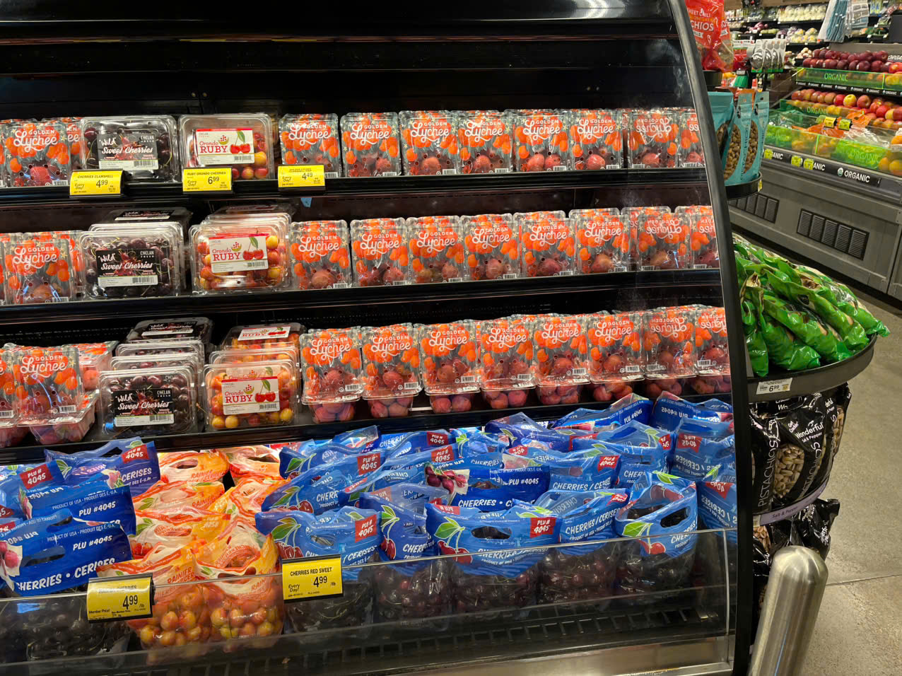 Sự xuất hiện của vải Việt Nam tại các chuỗi siêu thị lớn như Safeway và Costco góp phần định vị hình ảnh nông sản Việt trên bản đồ thực phẩm thế giới.