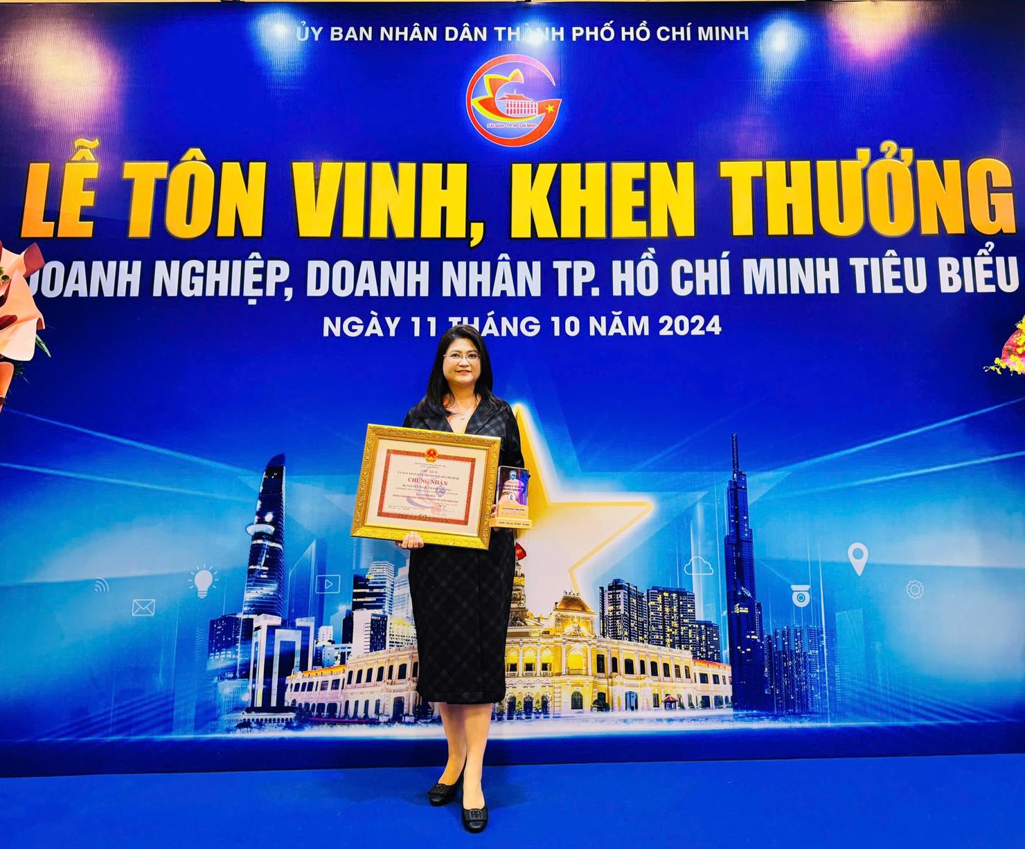 Bà Nguyễn Ngọc Thanh Phương - Giám đốc Công ty TNHH Tư vấn và Đại lý thuế An Doanh đã vinh dự được UBND TP.HCM trao danh hiệu “Doanh nhân tiêu biểu TP.HCM năm 2024”. Ảnh: Nguyên Phạm