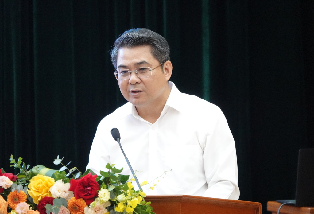 &Ocirc;ng Ph&ugrave;ng Quốc Ch&iacute; - Cục trưởng Cục Ph&aacute;t triển doanh nghiệp Nh&agrave; nước ph&aacute;t động phong tr&agrave;o thi đua y&ecirc;u nước trong to&agrave;n đơn vị.