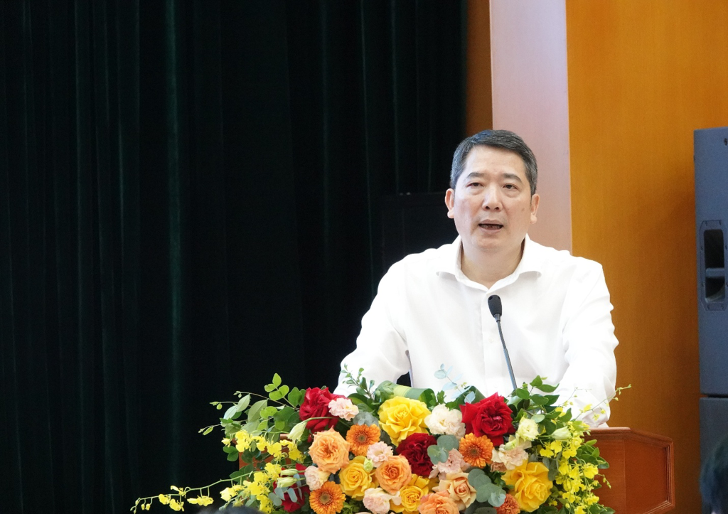 Ph&aacute;t biểu chỉ đạo tại Hội nghị, Thứ trưởng Cao Anh Tuấn biểu dương tinh thần đo&agrave;n kết v&agrave; nỗ lực của Cục DNNN trong 6 th&aacute;ng đầu năm 2025.