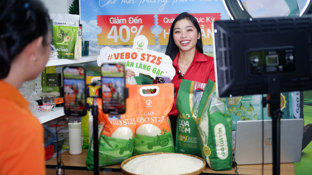 Mua sắm trực tuyến hiện nay kh&ocirc;ng chỉ l&agrave; xu hướng m&agrave; c&ograve;n l&agrave; động lực then chốt th&uacute;c đẩy tăng trưởng của ng&agrave;nh b&aacute;n lẻ hiện đại.