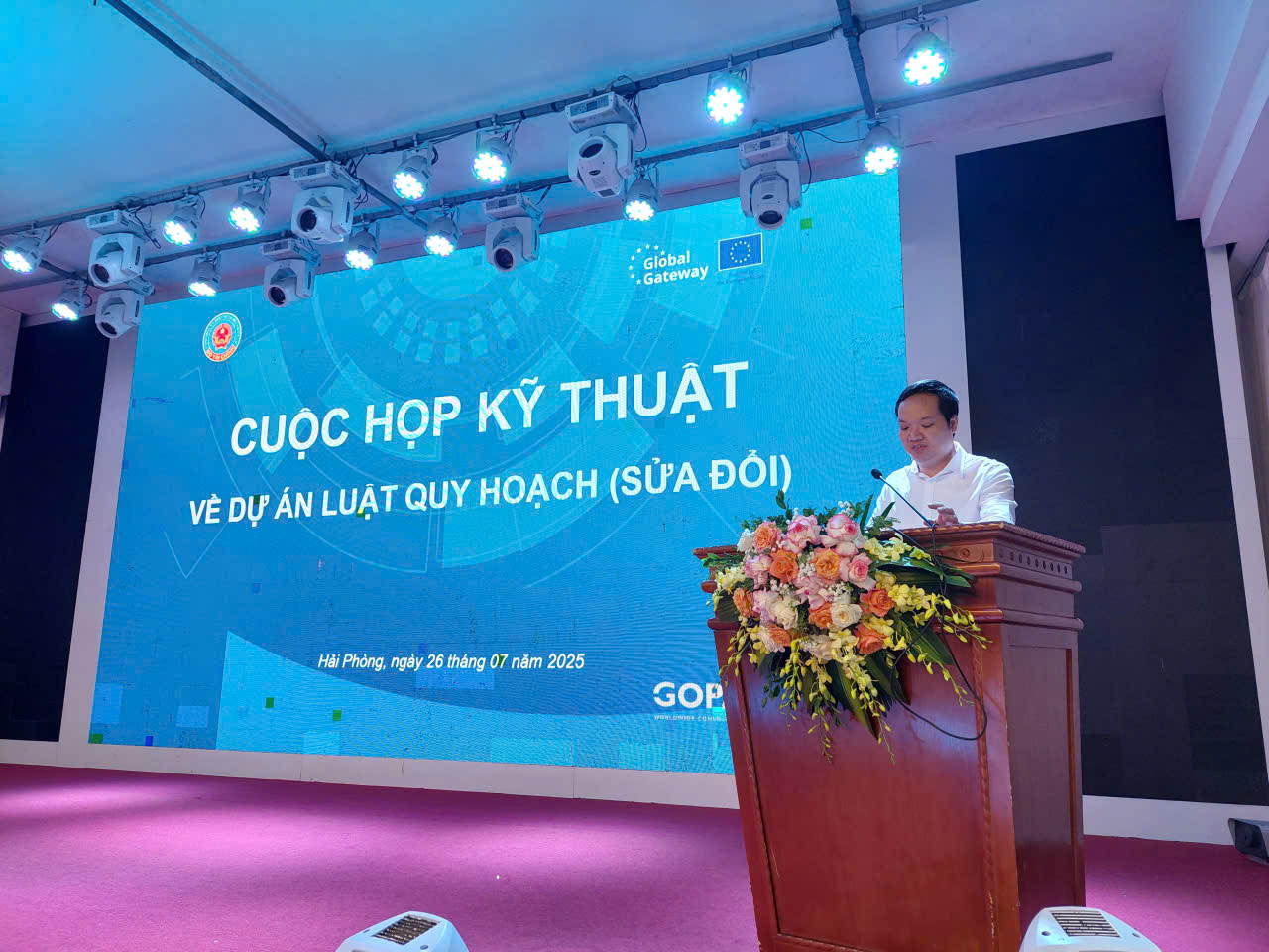 &Ocirc;ng Nguyễn Đức Cảnh, Ph&oacute; Vụ trưởng phụ tr&aacute;ch Vụ Quản l&yacute; Quy hoạch (Bộ T&agrave;i ch&iacute;nh) ph&aacute;t biểu tại Hội thảo.