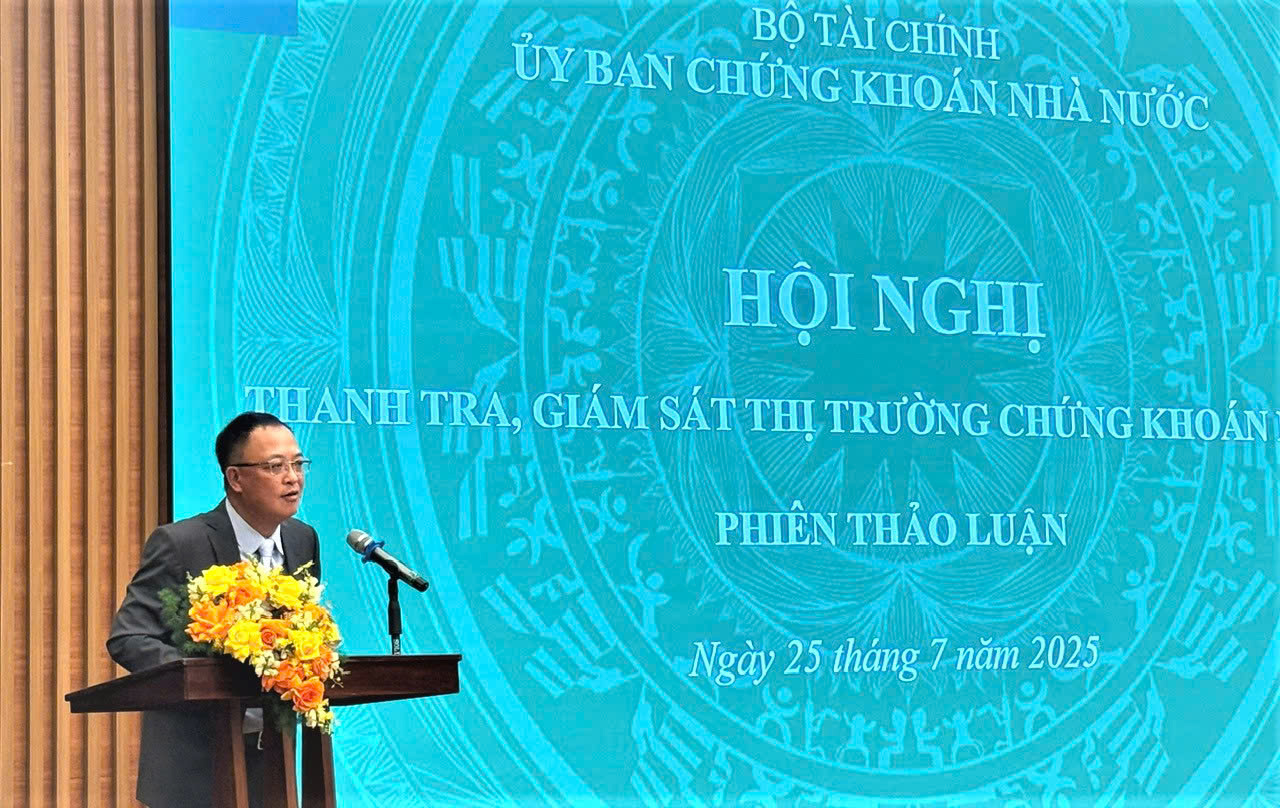 Phó Chủ tịch UBCKNN Bùi Hoàng Hải phát biểu tại Hội nghị.