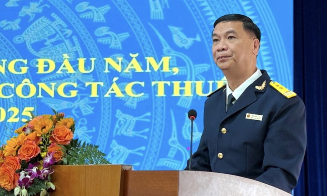 Ông Trần Văn Long - Trưởng Thuế tỉnh Lâm Đồng đề nghị, toàn ngành tập trung triển khai đồng bộ, hiệu quả một số nhiệm vụ, giải pháp để hoàn thành nhiệm vụ 2025. Ảnh: Diễm Thương