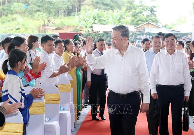 Tổng Bí Thư Tô Lâm dự Lễ khởi công Trường liên cấp Tiểu học, Trung học cơ sở xã Si Pa Phìn, tỉnh Điện Biên - Ảnh: TTXVN. 