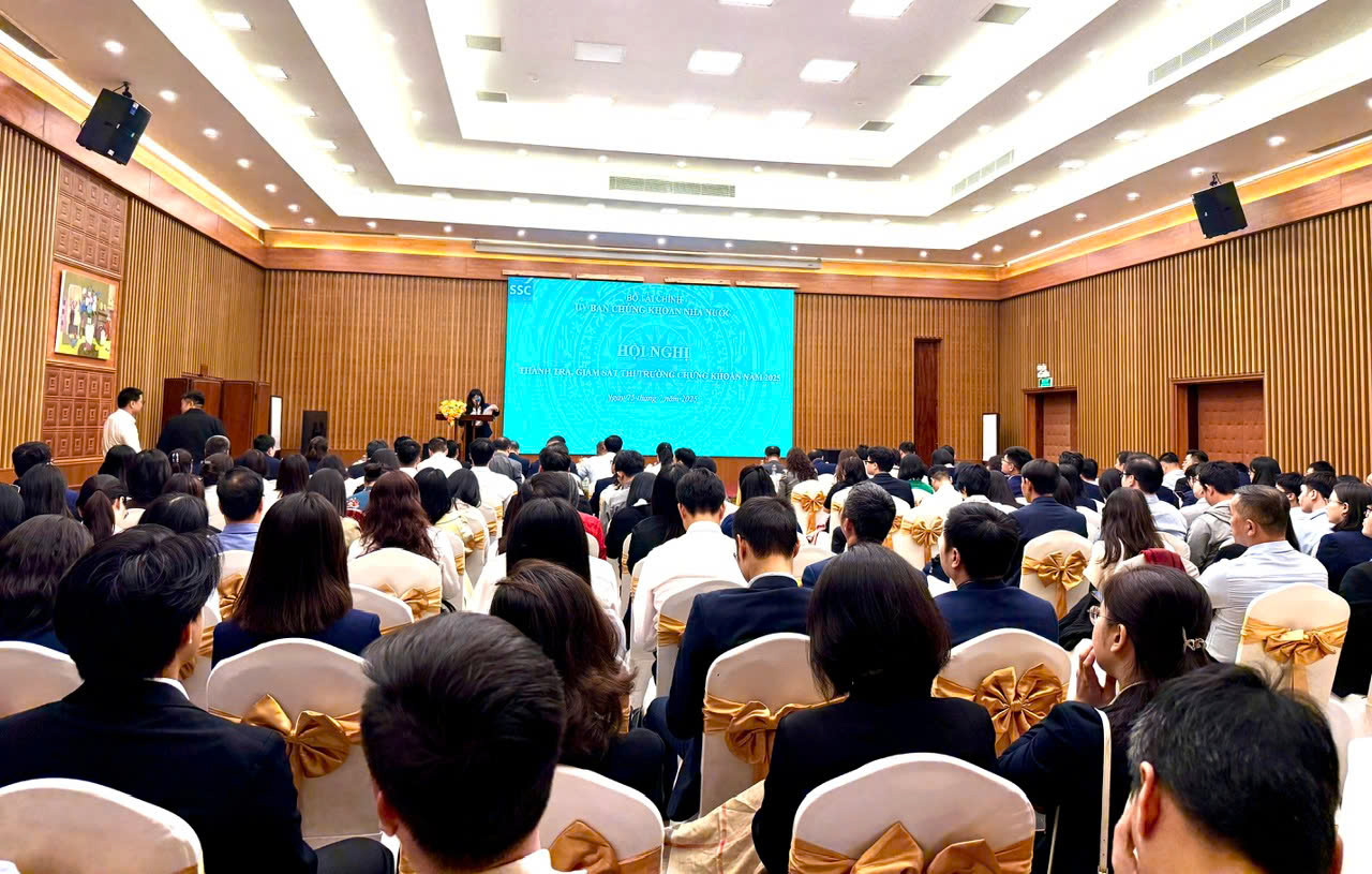 Toàn cảnh Hội nghị.