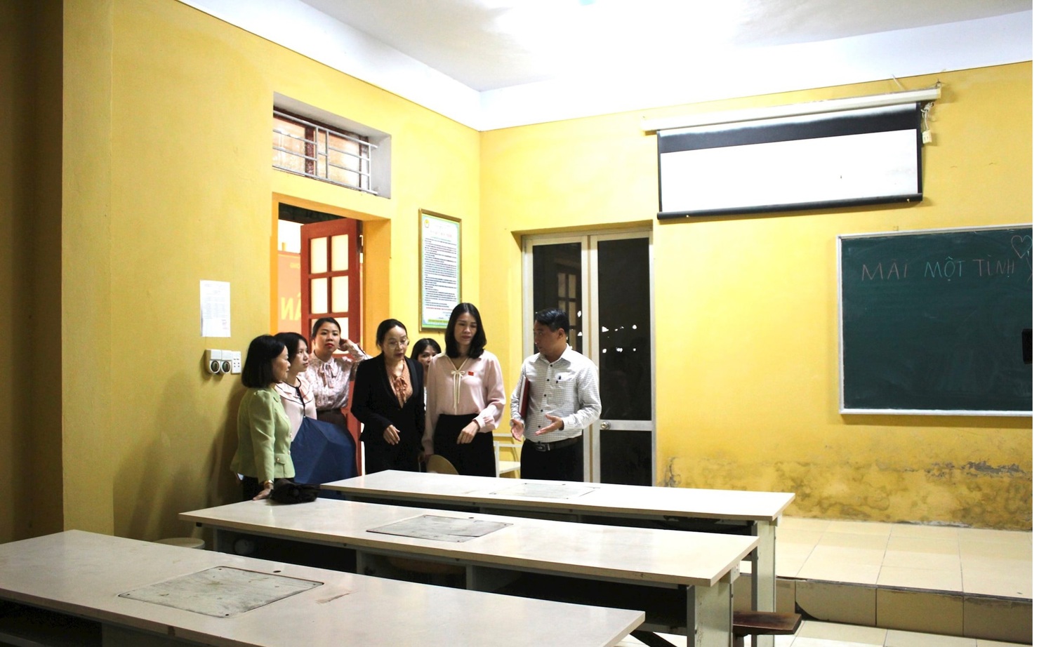 Tỉnh Hải Dương cũ đ&atilde; giải ng&acirc;n đầu tư một số dự &aacute;n x&acirc;y dựng, cải tạo trường Trung học phổ th&ocirc;ng.
