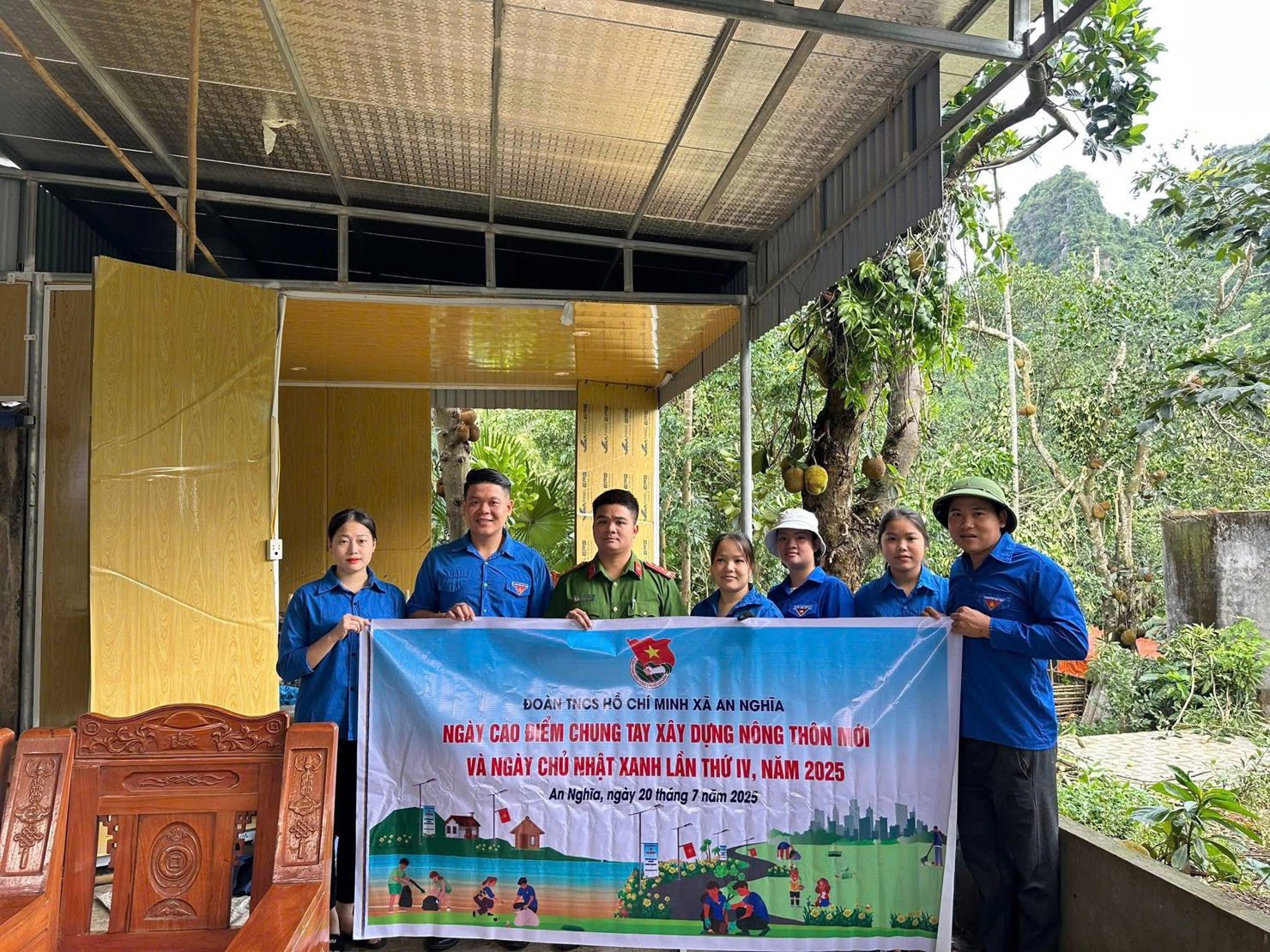 Tuổi trẻ Ph&uacute; Thọ ra qu&acirc;n dọn dẹp, chỉnh trang Nghĩa trang liệt sĩ v&agrave;o &ldquo;Ng&agrave;y Chủ nhật xanh lần thứ IV năm 2025&rdquo;.
