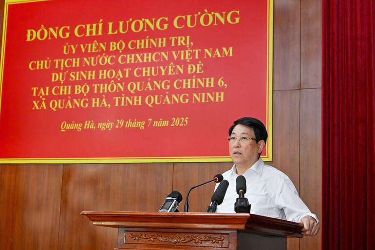 Chủ tịch nước Lương Cường ph&aacute;t biểu tại buổi sinh hoạt.