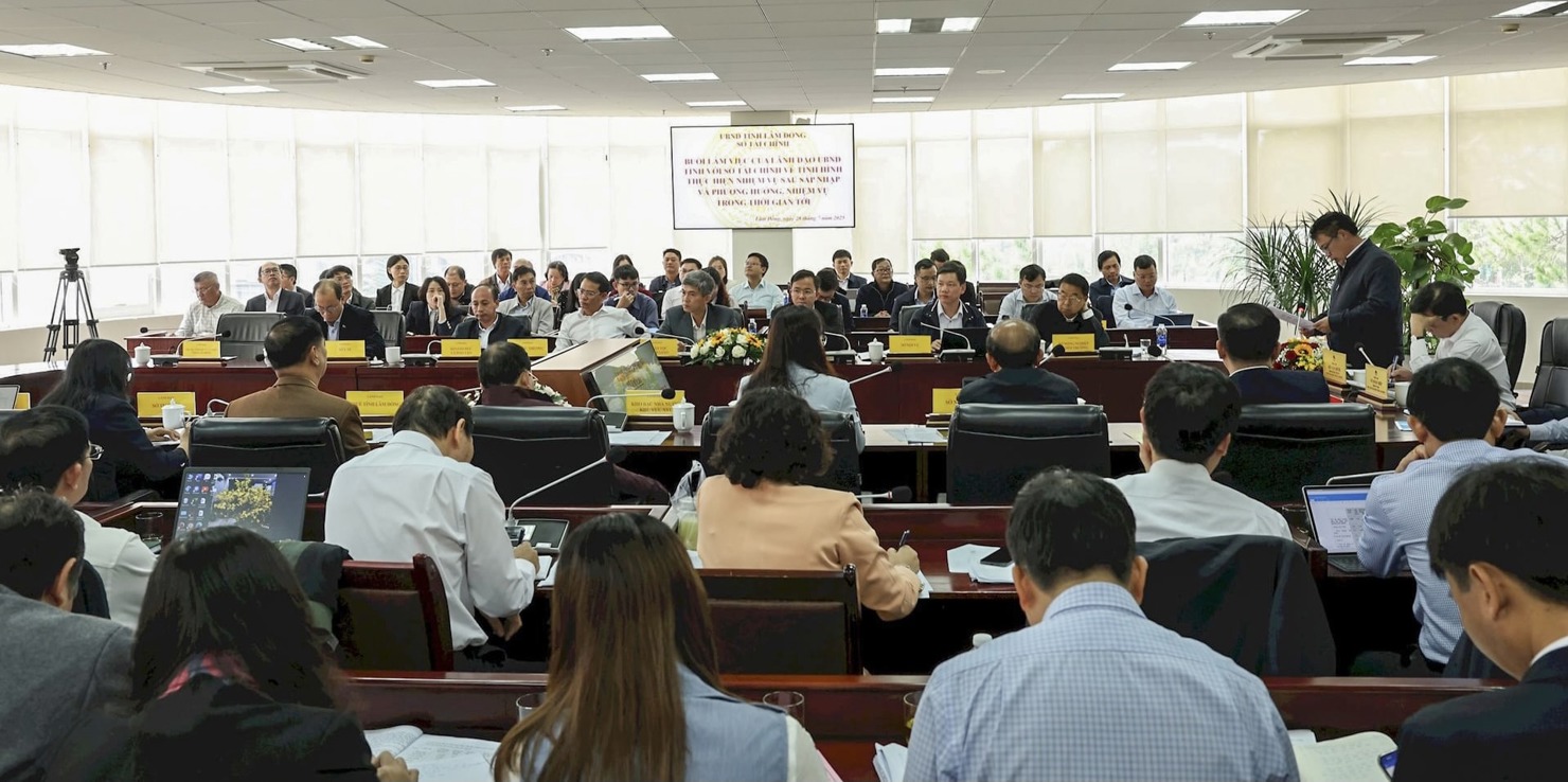 Toàn cảnh buổi làm có sự tham gia của nhiều sở, ban ngành tỉnh Lâm Đồng. Ảnh: Lê Hoa