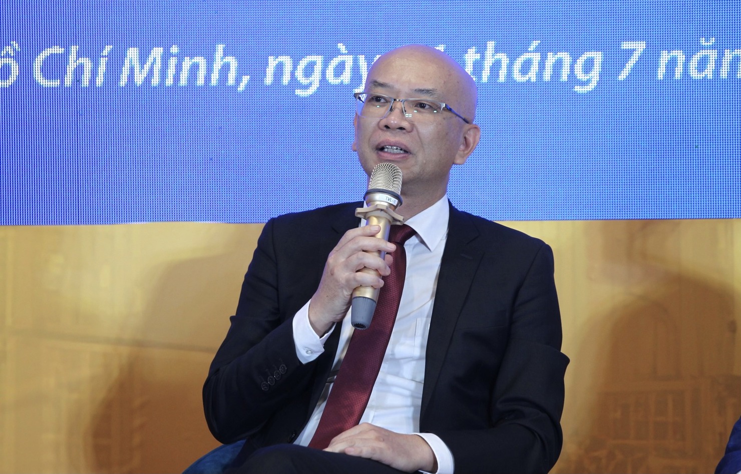 &Ocirc;ng Trần Thanh Hải, Ph&oacute; Cục trưởng Cục Xuất nhập khẩu, Bộ C&ocirc;ng thương n&ecirc;u vấn đề tại tọa đ&agrave;m. Ảnh: Nguyễn V&acirc;n
