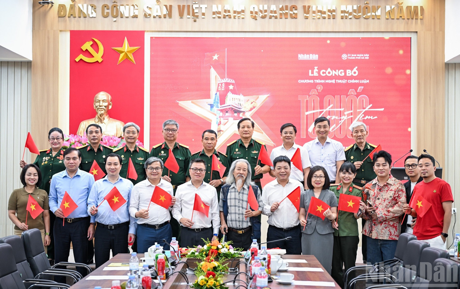 C&aacute;c đại biểu chụp ảnh lưu niệm sau khi buổi lễ kết th&uacute;c. &nbsp;