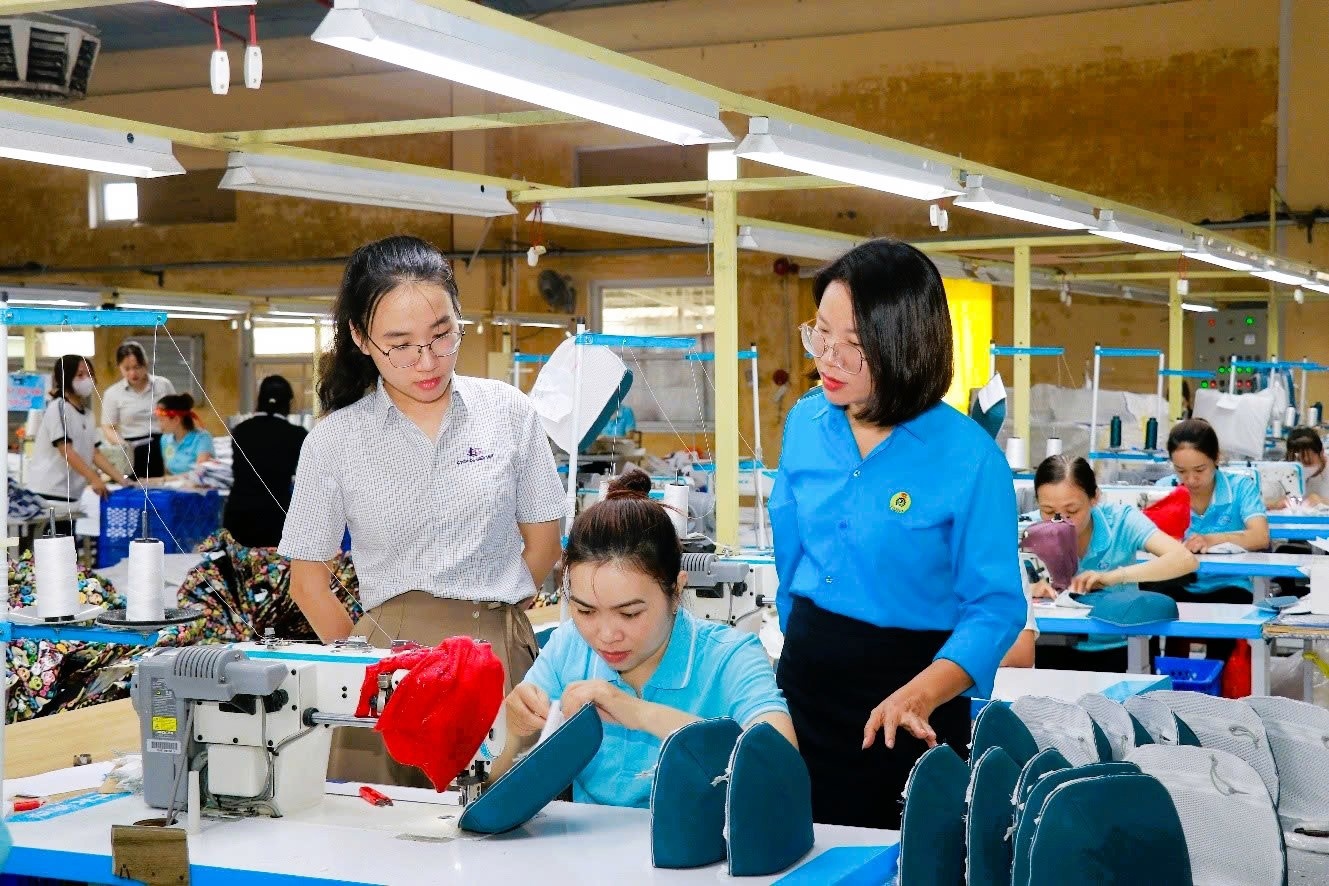 Dự thảo Nghị định quy định áp dụng 2% quỹ tiền lương làm căn cứ đóng bảo hiểm xã hội bắt buộc.