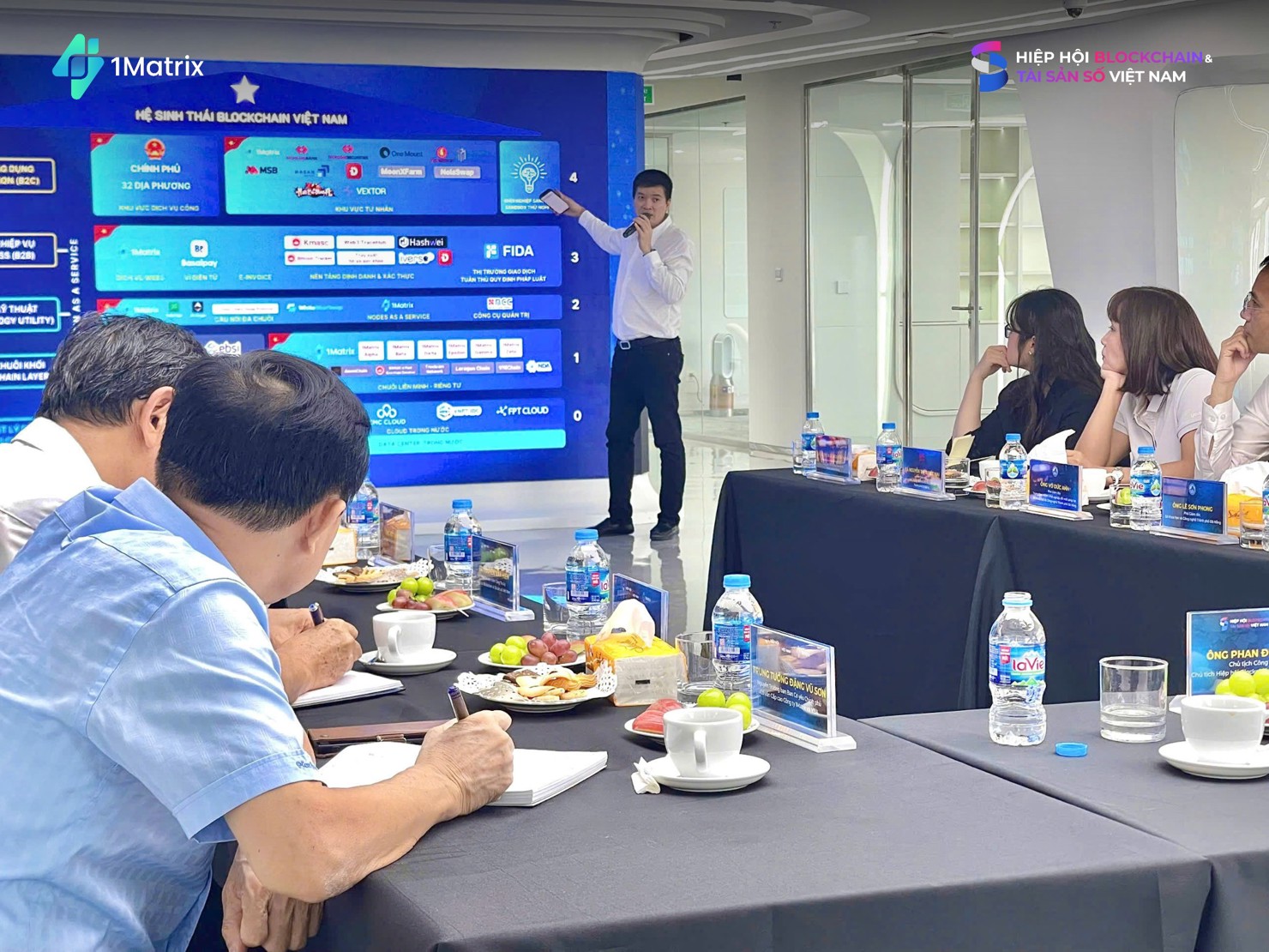 &Ocirc;ng Phan Đức Trung, Chủ tịch C&ocirc;ng ty 1Matrix, Chủ tịch VBA chia sẻ những kết quả ban đầu của Mạng Dịch vụ Đa chuỗi Blockchain Việt Nam (VBSN).