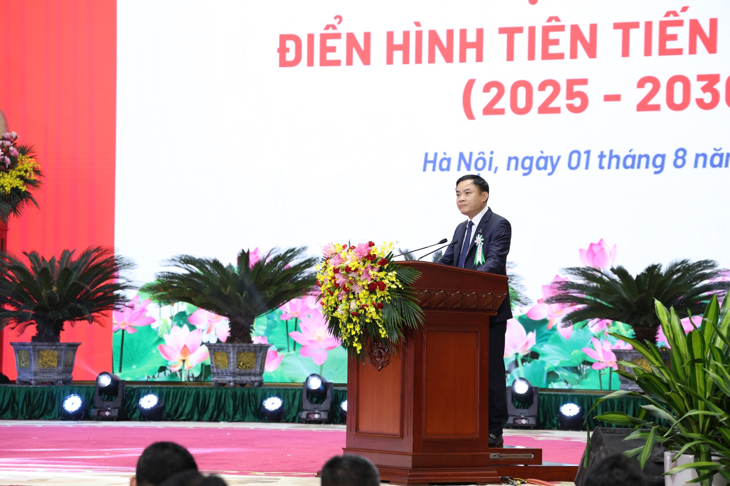 Đồng ch&iacute; L&ecirc; Ngọc Sơn - Ph&oacute; B&iacute; thư Đảng ủy, Tổng Gi&aacute;m đốc, Chủ tịch Hội đồng TĐKT Tập đo&agrave;n ph&aacute;t biểu khai mạc Hội nghị.