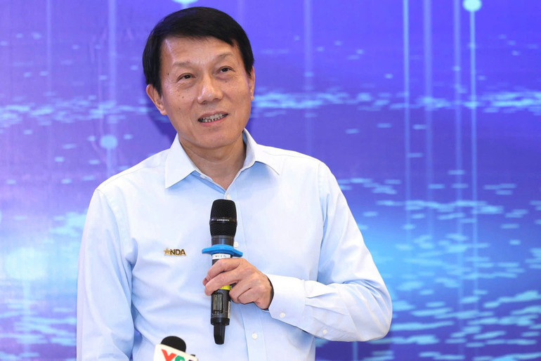 Đại tướng Lương Tam Quang - Bộ trưởng Bộ C&ocirc;ng an, Chủ tịch Hiệp hội Dữ liệu Quốc gia ph&aacute;t biểu tại Phi&ecirc;n họp.