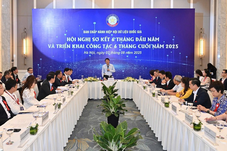 Hiệp hội Dữ liệu quốc gia (NDA) tổ chức Phi&ecirc;n họp Ban Chấp h&agrave;nh, sơ kết c&ocirc;ng t&aacute;c 6 th&aacute;ng đầu năm v&agrave; x&acirc;y dựng phương hướng c&ocirc;ng t&aacute;c 6 th&aacute;ng cuối năm.&nbsp;