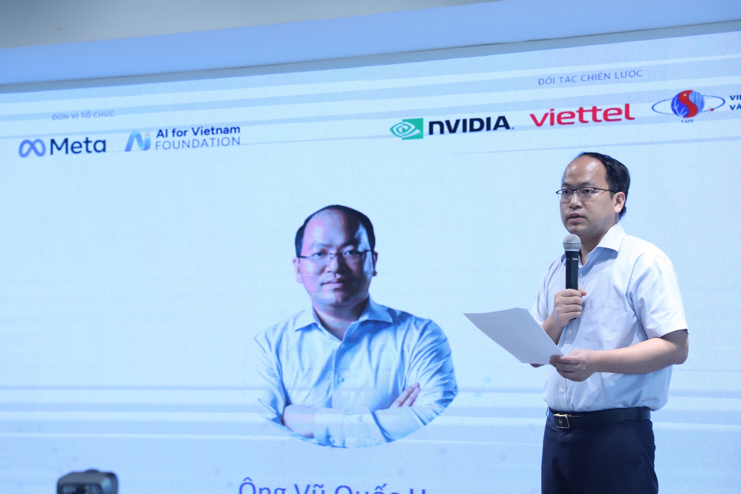 &Ocirc;ng Vũ Quốc Huy - Gi&aacute;m đốc Trung t&acirc;m Đổi mới s&aacute;ng tạo Quốc gia ph&aacute;t biểu tại buổi họp tham vấn.&nbsp;