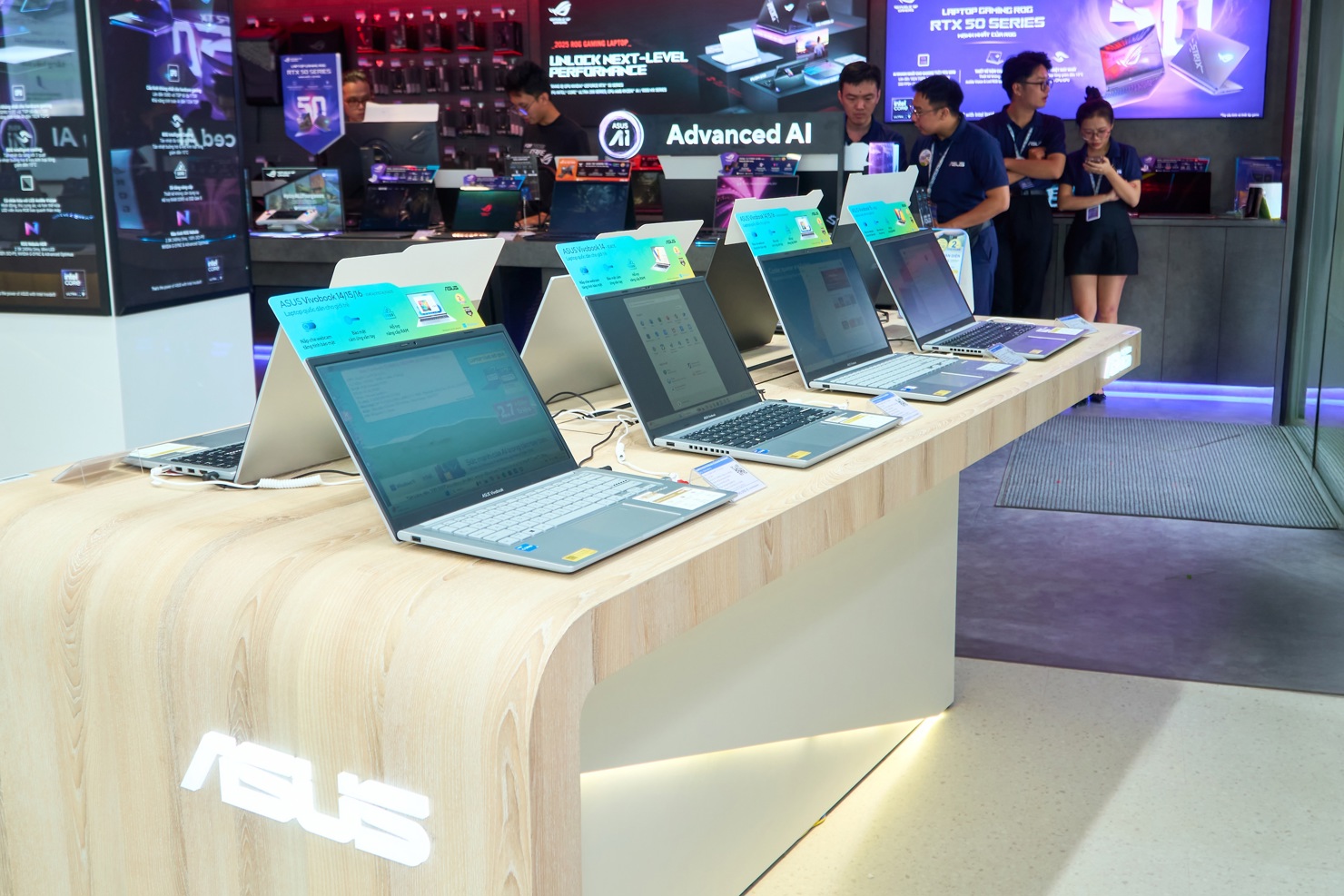 Việc khai trương ASUS Exclusive Store thứ hai trong nước không chỉ là dấu mốc tiếp theo trong hành trình mở rộng không gian trải nghiệm, mà còn thể hiện rõ cam kết lâu dài của ASUS tại thị trường Việt Nam.