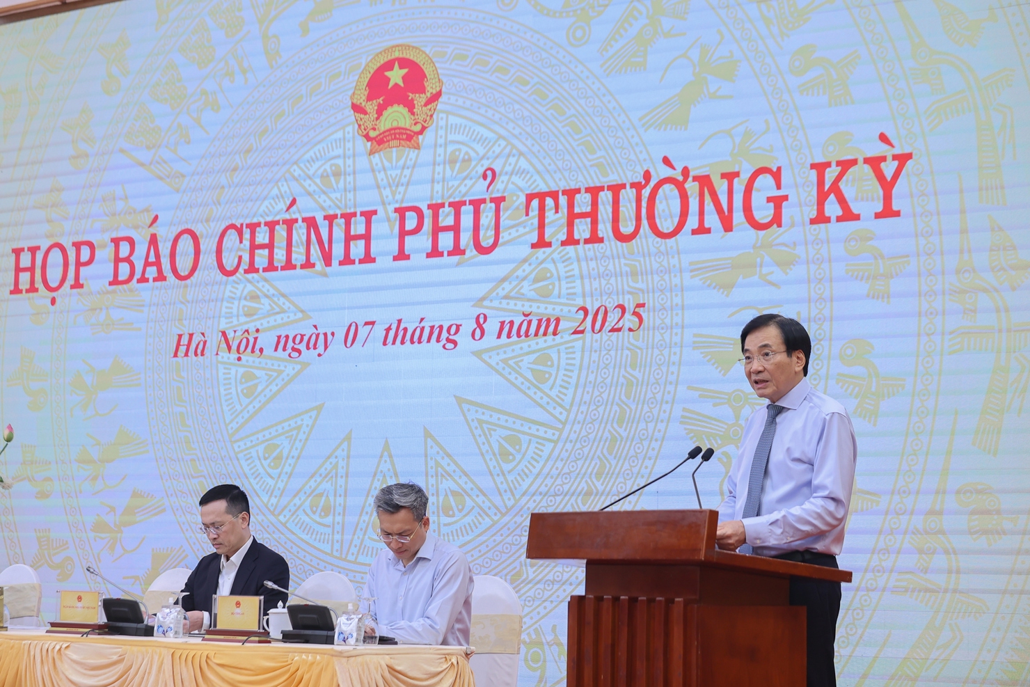 Bộ trưởng, Chủ nhiệm Trần Văn Sơn thông tin tại buổi họp báo. Ảnh: VGP