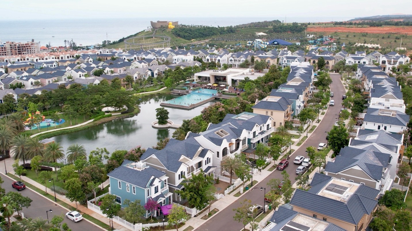 Biệt thự NovaWorld Villas sang trọng, kh&ocirc;ng gian nghỉ dưỡng l&yacute; tưởng cho gia đ&igrave;nh, nh&oacute;m bạn. Ảnh: NVL
