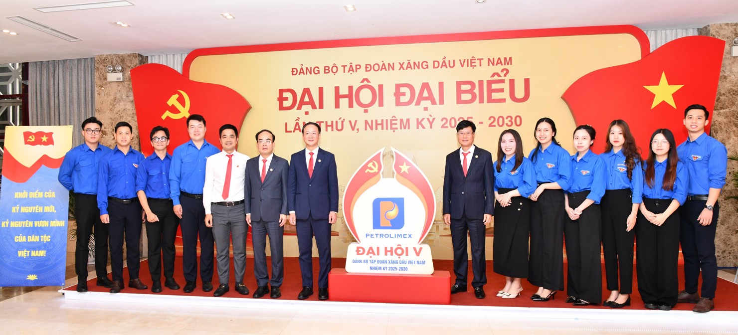 Petrolimex khẳng định quyết t&acirc;m ch&iacute;nh trị mạnh mẽ trong chuyển đổi số, ph&aacute;t triển bền vững v&agrave; hội nhập quốc tế s&acirc;u rộng