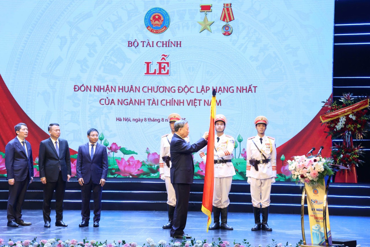 Phần thưởng cao qu&yacute; n&agrave;y thể hiện sự ghi nhận của Đảng, Nh&agrave; nước đối với những th&agrave;nh tựu v&agrave; đ&oacute;ng g&oacute;p to lớn trong sự nghiệp x&acirc;y dựng v&agrave; bảo vệ Tổ quốc của Bộ T&agrave;i ch&iacute;nh.