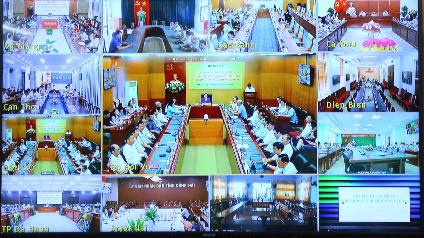 Bộ trưởng Bộ Nội vụ khẳng định, đội ngũ c&aacute;n bộ, c&ocirc;ng chức, vi&ecirc;n chức cấp x&atilde; đ&atilde; l&agrave;m được rất nhiều việc.
