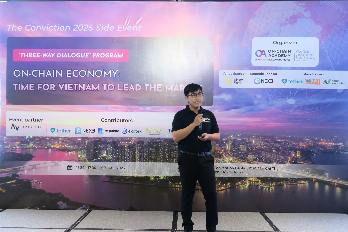 &Ocirc;ng Kevin Nguyễn chia sẻ về tiềm năng v&agrave; những r&agrave;o cản ảnh hưởng đến thị trường on-chain. Ảnh: Đức Mỹ