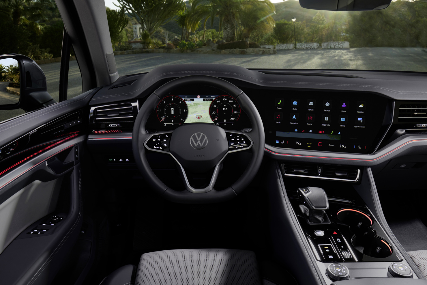 Thêm Highline và R-Line, mẫu SUV hạng sang của Volkswagen chiếc Touareg có tới 4 phiên bản  - Ảnh 1