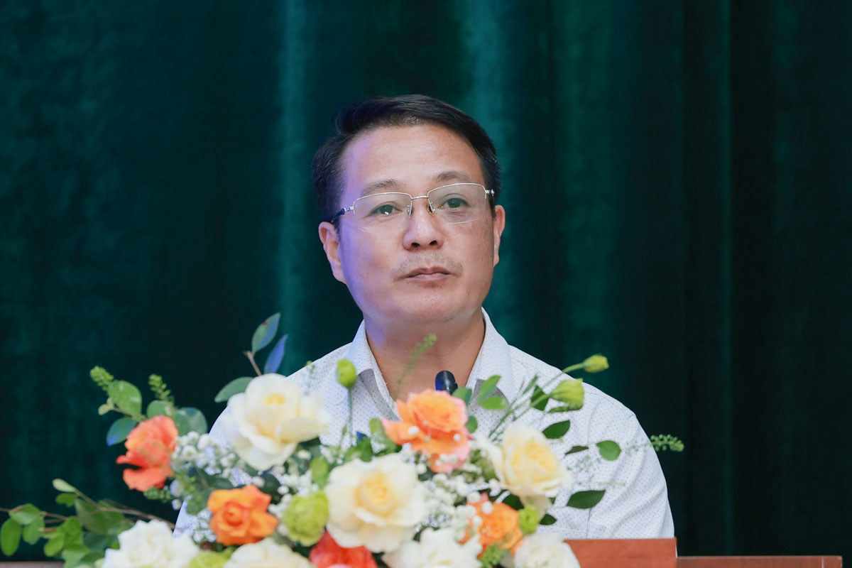 &Ocirc;ng Nguyễn Kh&aacute;nh Long - Ph&oacute; Cục trưởng Cục Việc l&agrave;m (Bộ Nội vụ) th&ocirc;ng tin tại Hội thảo.