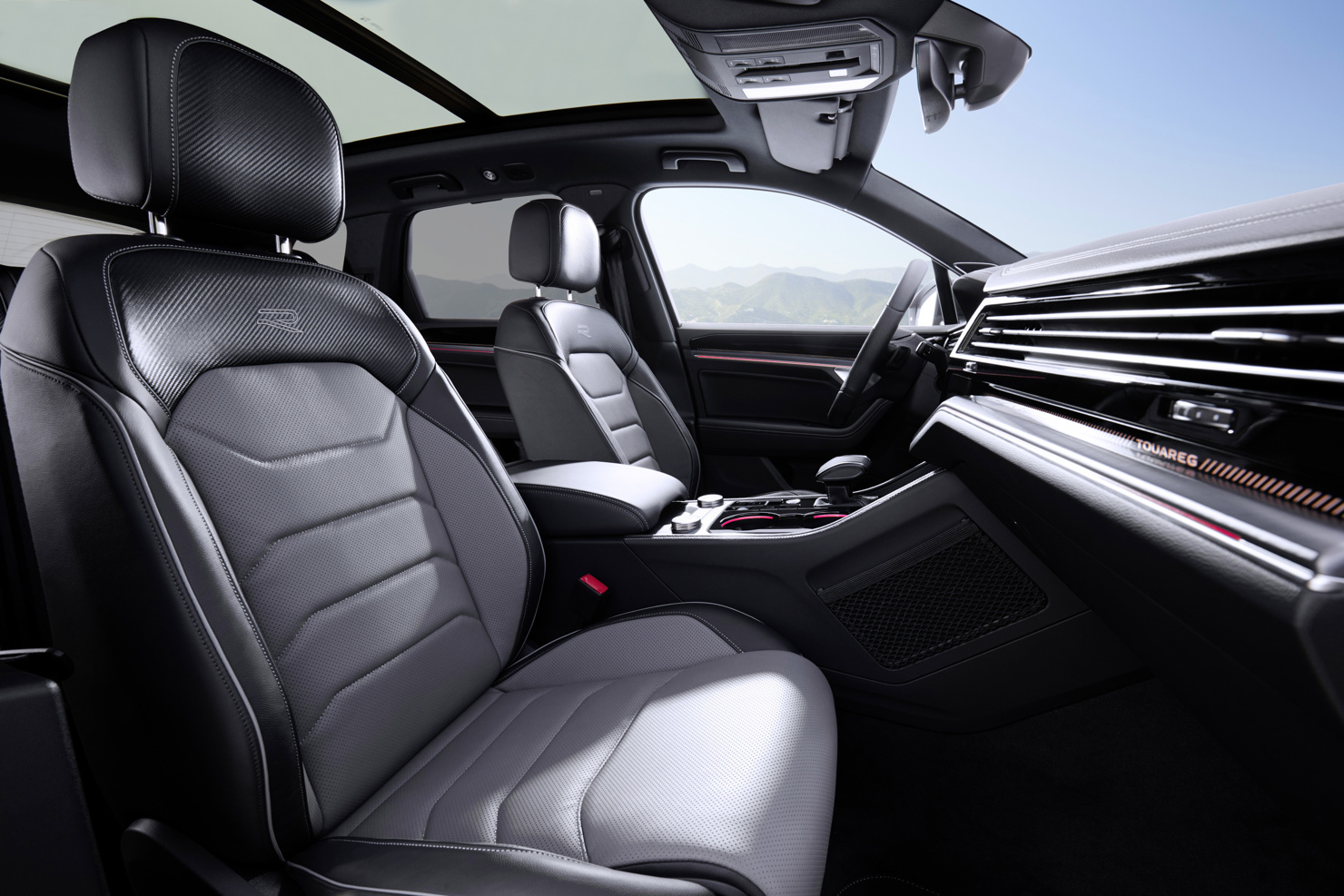 Thêm Highline và R-Line, mẫu SUV hạng sang của Volkswagen chiếc Touareg có tới 4 phiên bản  - Ảnh 5