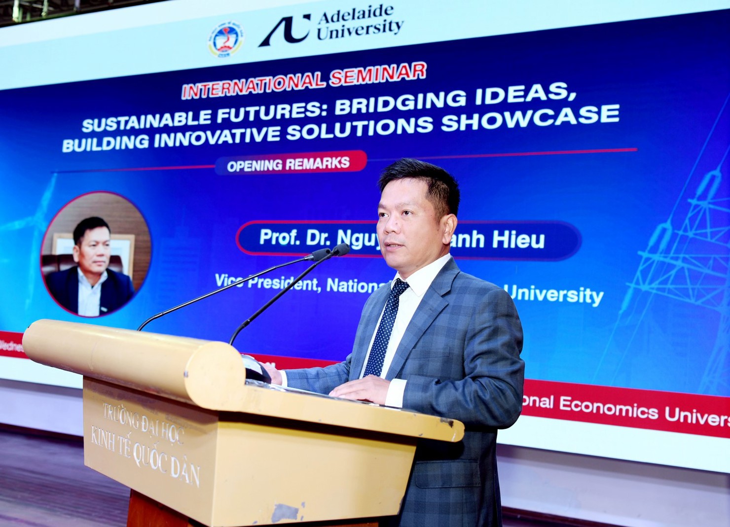 GS.TS Nguyễn Th&agrave;nh Hiếu - Ph&oacute; Gi&aacute;m đốc Đại học Kinh tế Quốc d&acirc;n ph&aacute;t biểu.