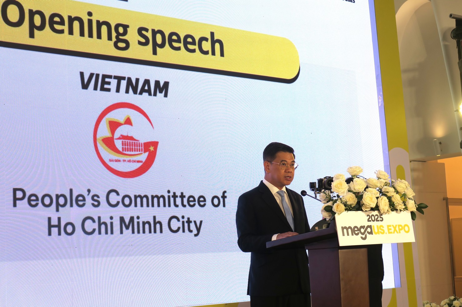 Ph&oacute; Chủ tịch UBND TP. Hồ Ch&iacute; Minh Nguyễn Văn Dũng ph&aacute;t biểu khai mạc sự kiện&nbsp;Mega Us Expo 2025. Ảnh: Đức Mỹ