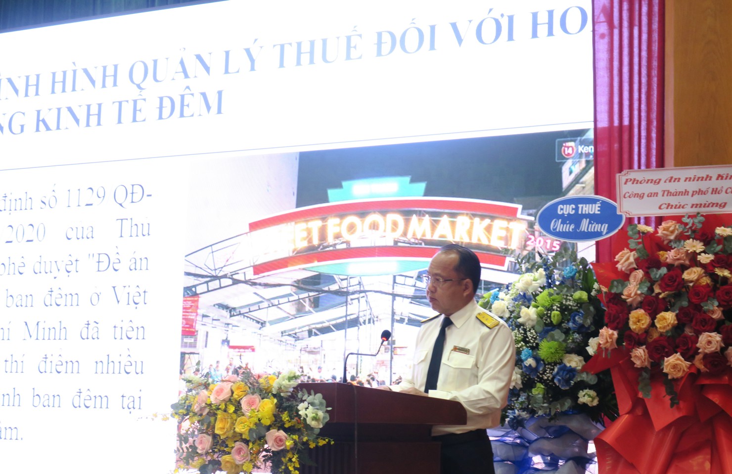 &Ocirc;ng B&ugrave;i Quang Trung, Trưởng Thuế cơ sở 1 (Thuế TP. Hồ Ch&iacute; Minh) chia sẻ về c&aacute;c giải ph&aacute;p quản l&yacute; hoạt động kinh tế ban đ&ecirc;m. Ảnh: Đức Mỹ