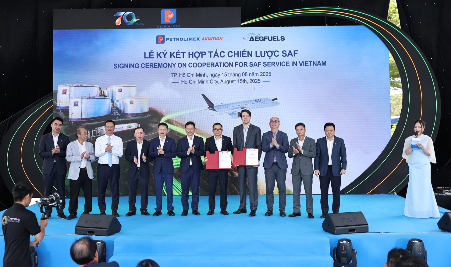 K&yacute; kết thỏa thuận hợp t&aacute;c ti&ecirc;u thụ SAF giữa Petrolimex Aviation v&agrave; AEG Fuels.