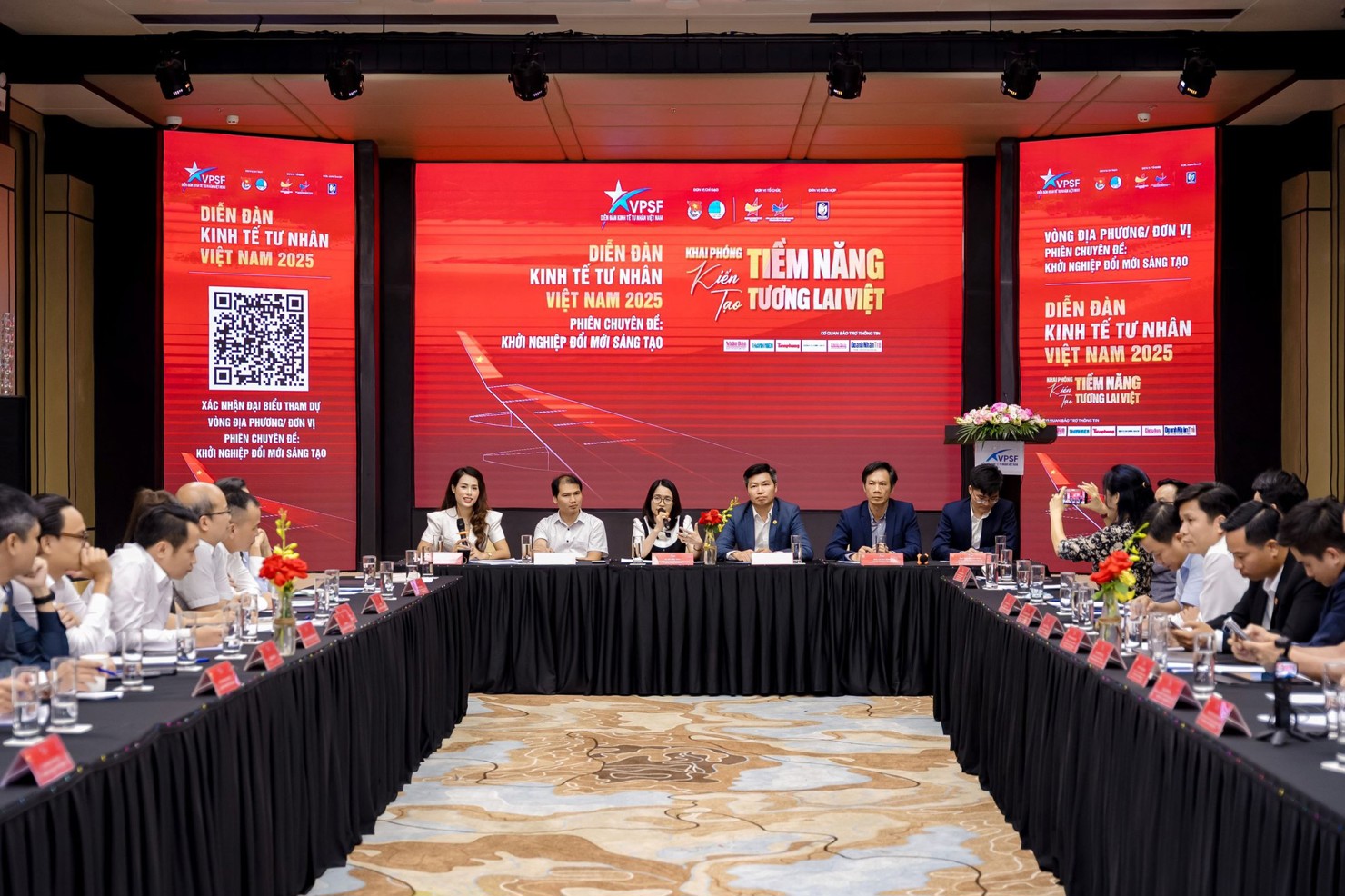 Phiên đối thoại "Khởi nghiệp - Đổi mới sáng tạo" trong khuôn khổ Diễn đàn Kinh tế tư nhân Việt Nam (VPSF) 2025.